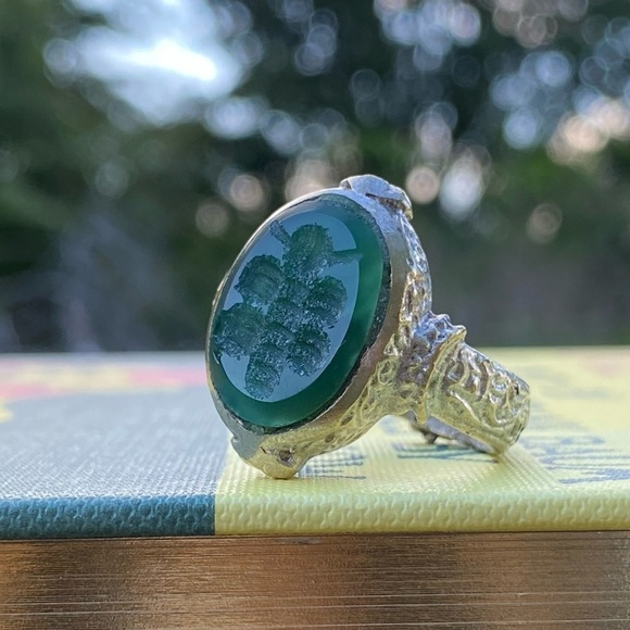 Vintage/Antique Silver Plated Butterfly Green Oval Stone Intaglio Signet Ring - Picture 5 of 12